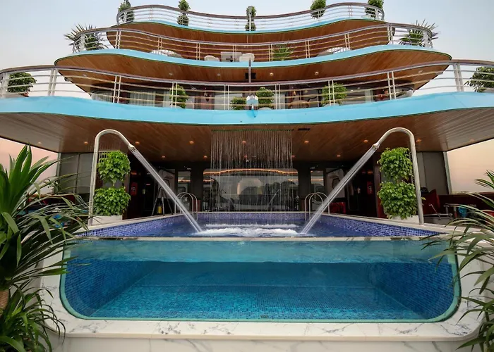  Du Yen Cruise Bay 5*